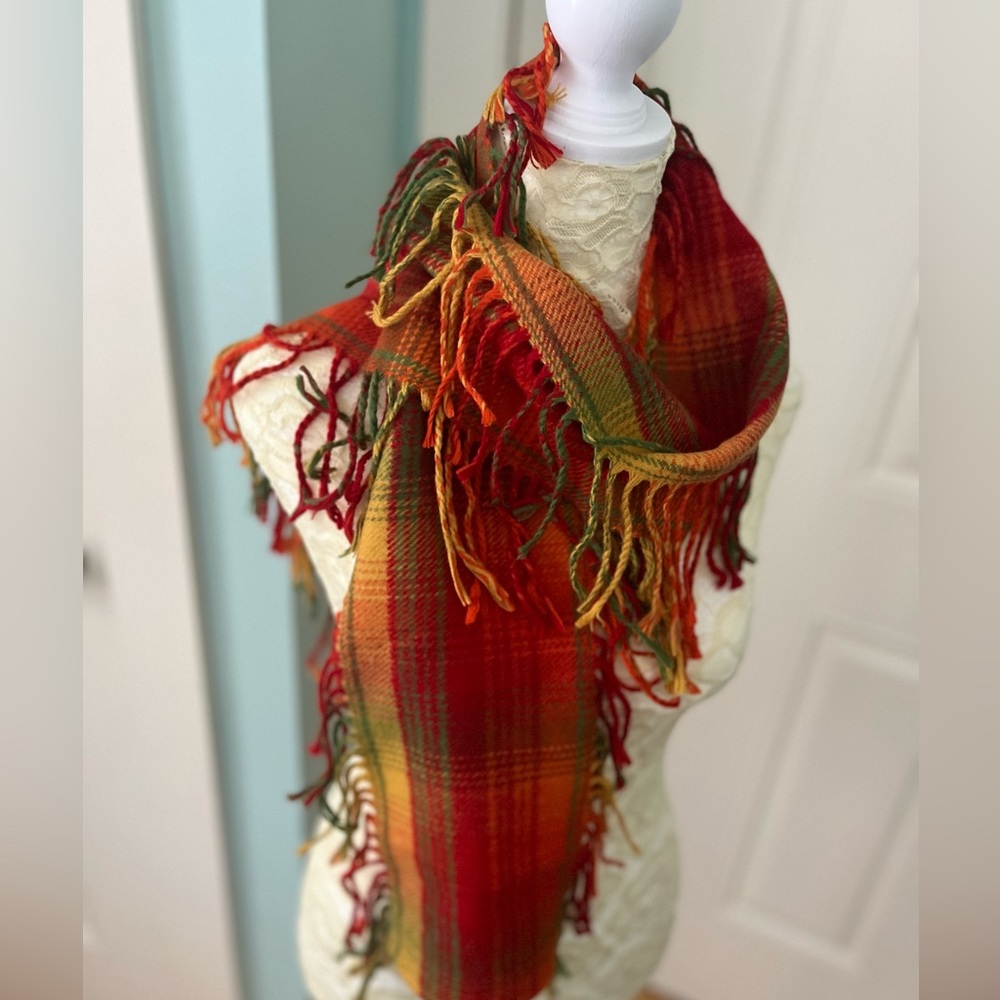 Plaid scarf with side fringe, cashmere soft